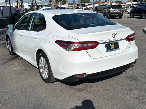Used 2019 Toyota Camry LE FWD image 6