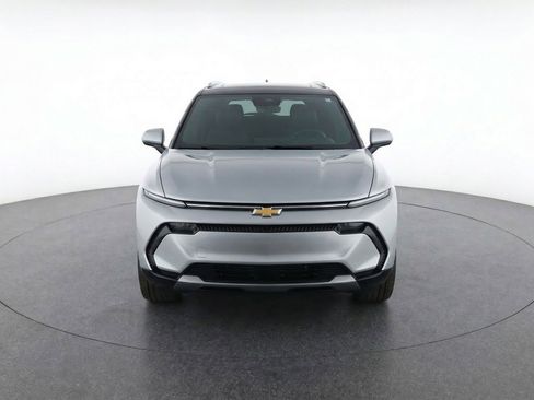 Used 2025 Chevrolet Equinox LT image 2