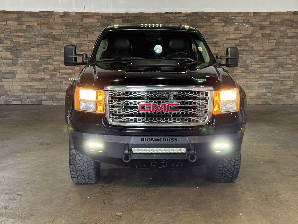 Used 2011 GMC Sierra 2500 Denali w/ Suspension Package, Off-Road AWD/4WD image 34