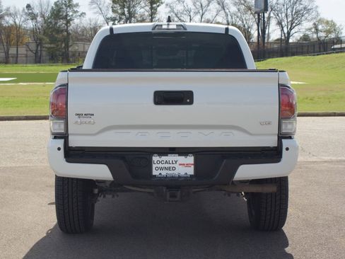 Used 2023 Toyota Tacoma Limited image 3