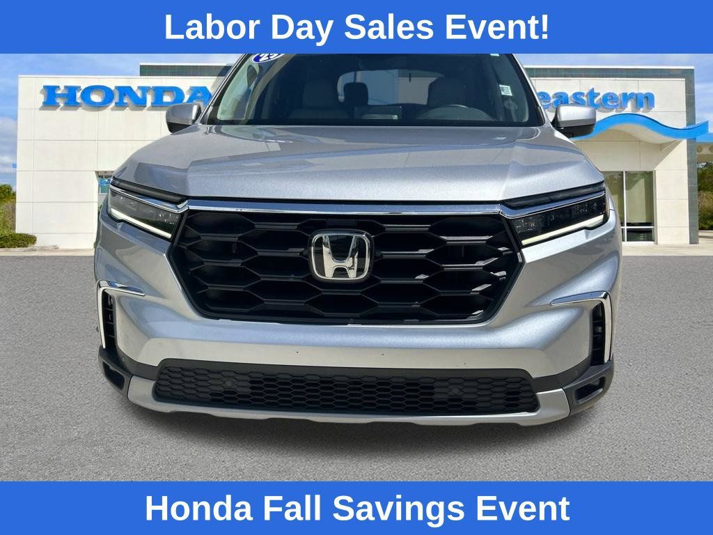Used 2025 Honda Pilot EX-L image 2