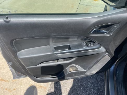 Used 2018 Chevrolet Colorado LT w/ LT Convenience Package image 20