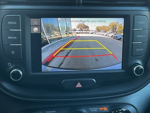 Used 2025 Kia Soul LX w/ LX Technology Package image 32