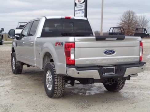 Used 2019 Ford F250 XLT w/ XLT Premium Package image 9