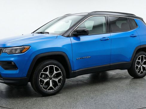 Used 2025 Jeep Compass Limited AWD/4WD image 3