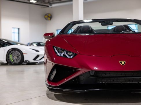 Used 2022 Lamborghini Huracan EVO image 23