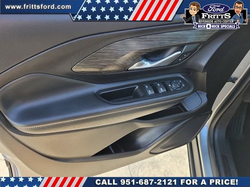 Used 2024 GMC Terrain SLE image 12