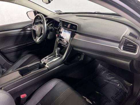 Used 2018 Honda Civic Touring image 29