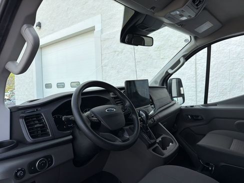 Used 2023 Ford Transit 350 XLT RWD image 9