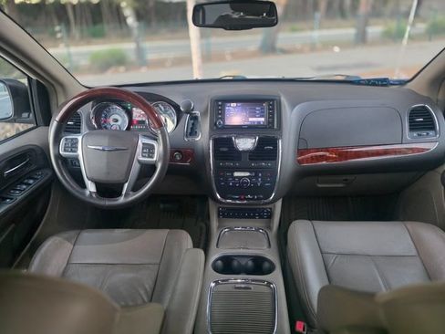 Used 2012 Chrysler Town & Country Limited w/ Luxury Group FWD image 24