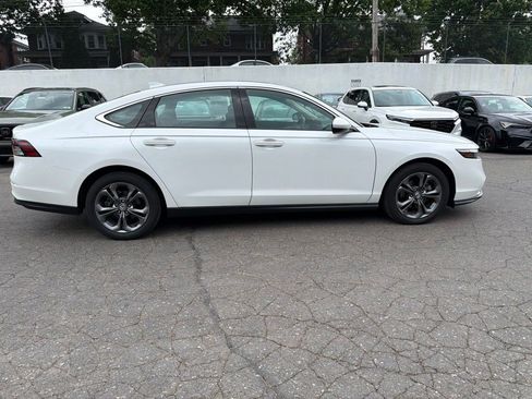Certified 2023 Honda Accord EX image 8