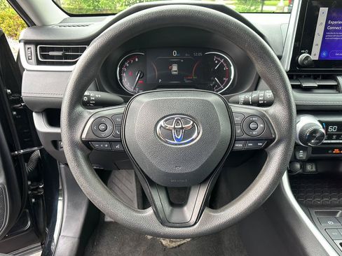 Used 2024 Toyota RAV4 XLE FWD image 28