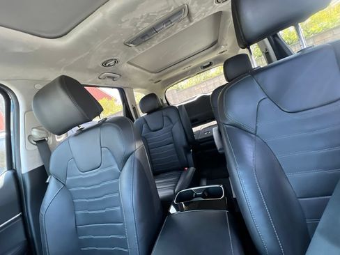 Used 2023 Kia Telluride SX Prestige AWD/4WD image 16