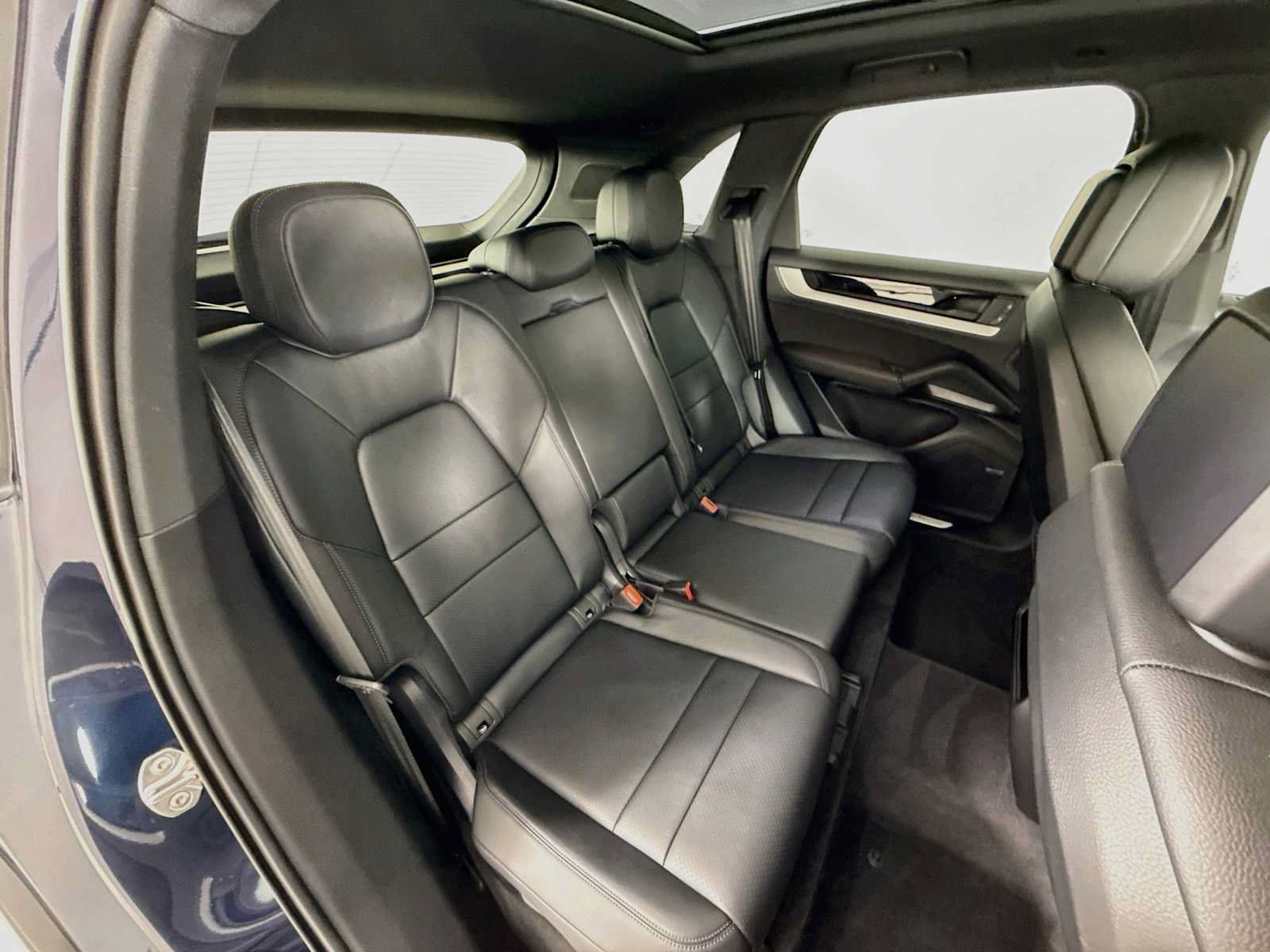 Certified 2026 Porsche Cayenne AWD/4WD image 28