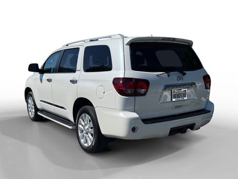 Used 2018 Toyota Sequoia Platinum AWD/4WD image 3