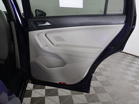 Used 2022 Volkswagen Tiguan SEL R-Line image 24