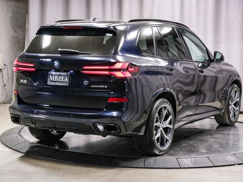 Used 2024 BMW X5 xDrive50e w/ M Sport Package AWD/4WD image 4