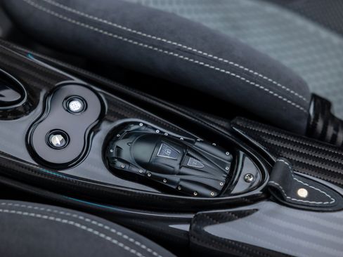 Used 2020 Pagani Huayra image 39