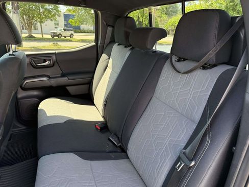 Used 2021 Toyota Tacoma TRD Off-Road AWD/4WD image 12