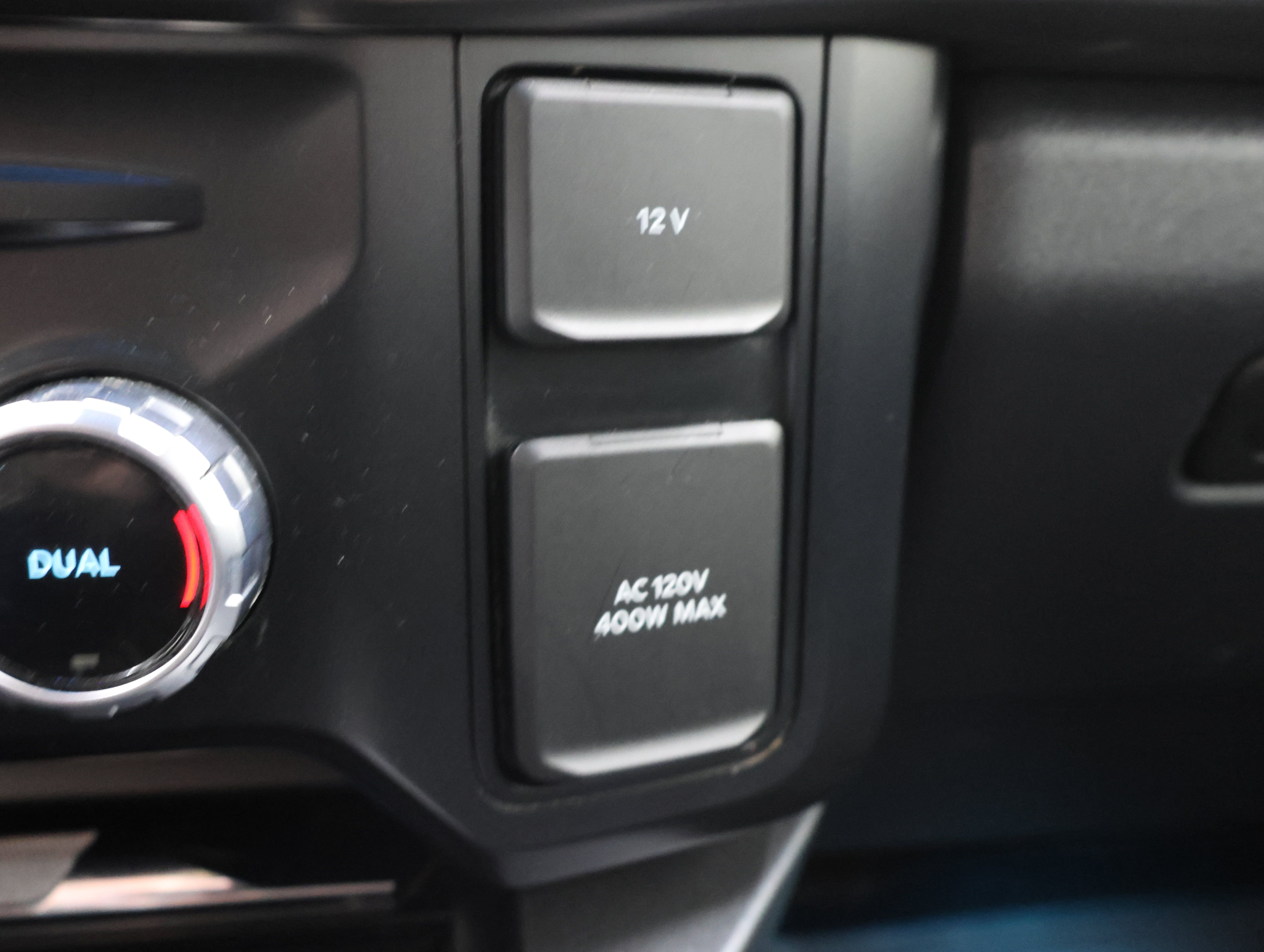 Used 2023 Ford F350 Lariat w/ FX4 Off-Road Package AWD/4WD image 46