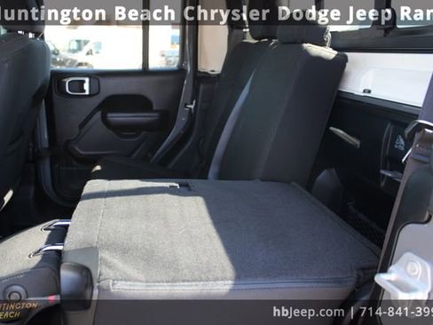Used 2023 Jeep Gladiator Willys image 47