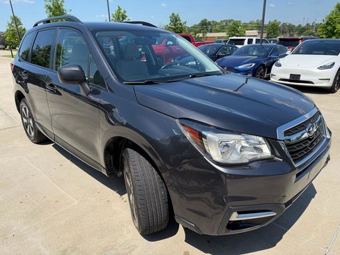 Used 2017 Subaru Forester 2.5i w/ Popular Package #2A AWD/4WD image 3