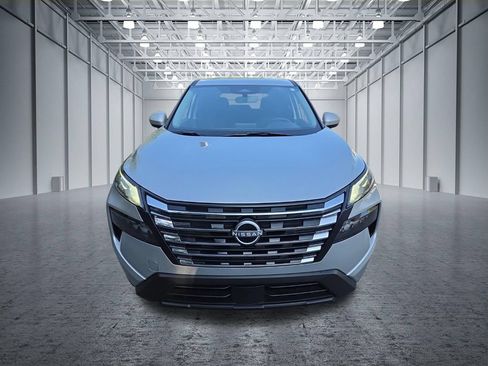Certified 2025 Nissan Rogue SV FWD image 2