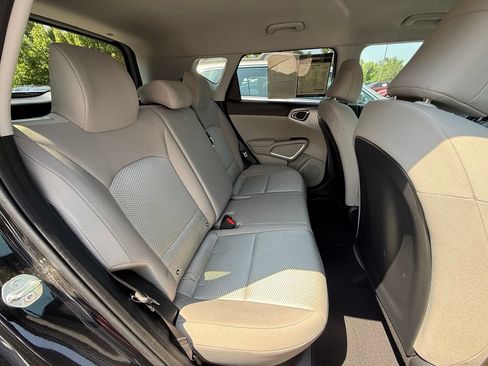 Used 2025 Kia Soul LX FWD image 39