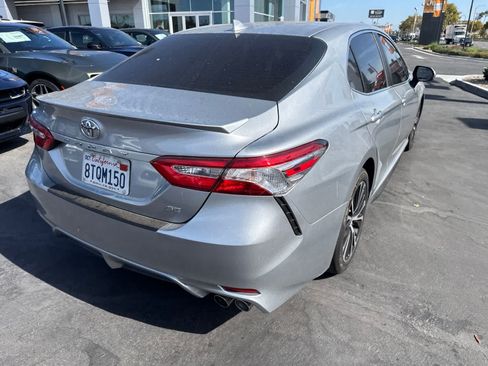 Used 2020 Toyota Camry SE FWD image 18