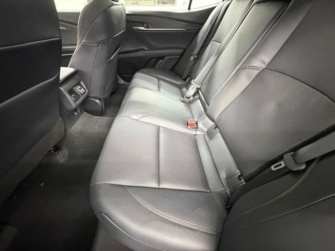 Used 2026 Toyota Camry XLE FWD image 30
