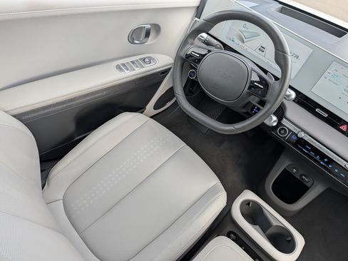 Certified 2023 Hyundai Ioniq 5 Limited AWD/4WD image 9