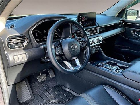 Certified 2025 Honda Pilot EX-L image 17