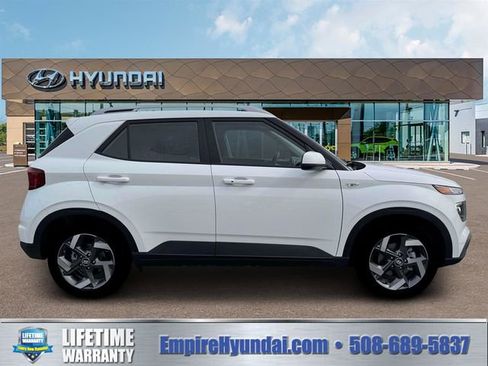 New 2026 Hyundai Venue SEL image 9