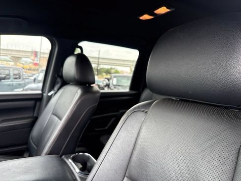 Used 2019 Nissan Titan SL w/ Midnight Edition AWD/4WD image 22