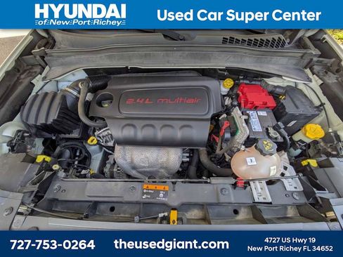 Used 2018 Jeep Renegade Latitude w/ Cold Weather Group AWD/4WD image 18