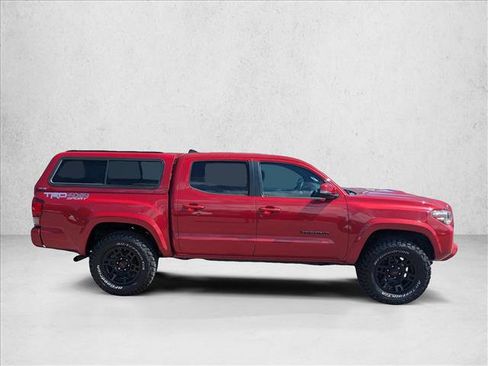 Used 2017 Toyota Tacoma TRD Sport w/ Tow Package (A/T) AWD/4WD image 4