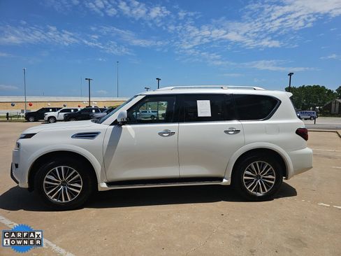 Used 2024 Nissan Armada SL w/ Captain's Chairs Package AWD/4WD image 7
