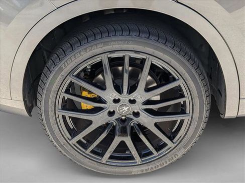Used 2022 Maserati Levante GT AWD/4WD image 20