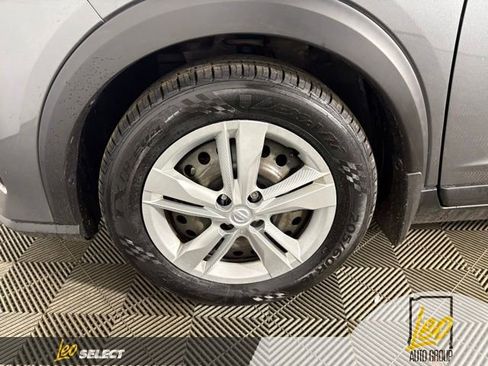 Used 2022 Nissan Kicks S FWD image 23