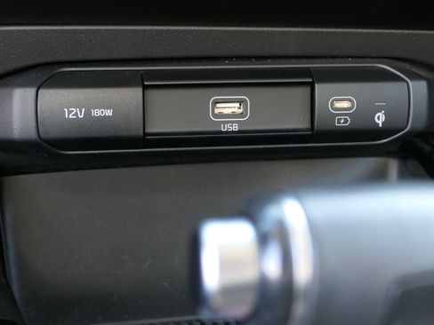 Used 2023 Kia Niro EX image 20