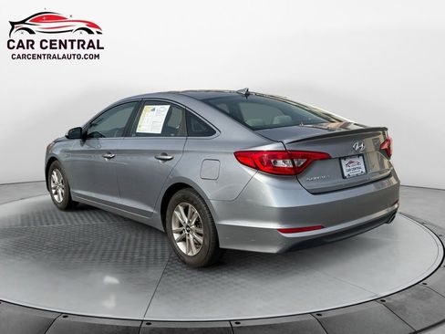 Used 2016 Hyundai Sonata SE image 3