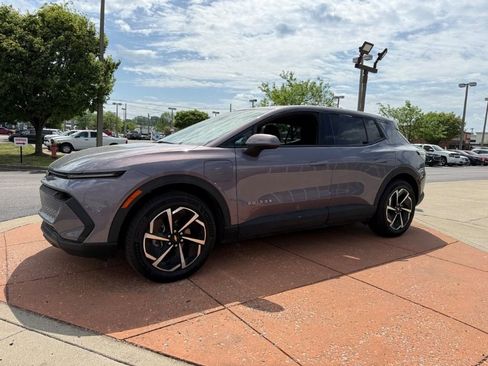 Used 2025 Chevrolet Equinox EV LT image 3