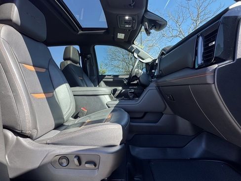 Used 2023 GMC Sierra 1500 AT4 w/ Technology Package image 10