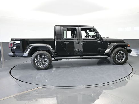 New 2026 Jeep Gladiator Sport image 7