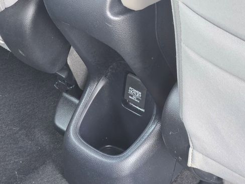 Used 2021 Honda HR-V LX image 11