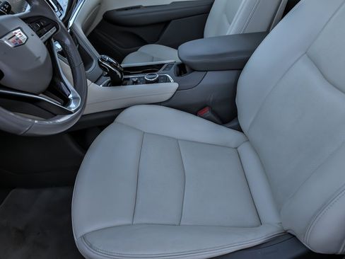 Used 2023 Cadillac XT6 Premium Luxury w/ Technology Package image 14