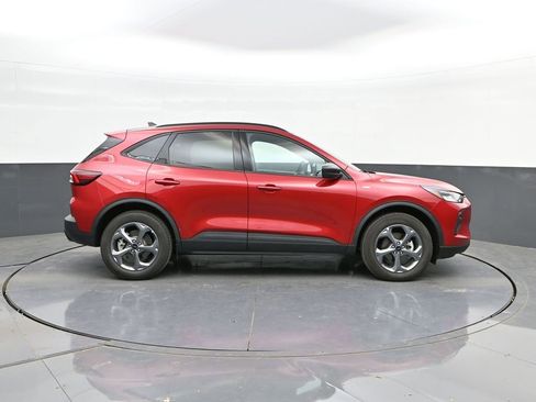 Used 2025 Ford Escape ST-Line image 25