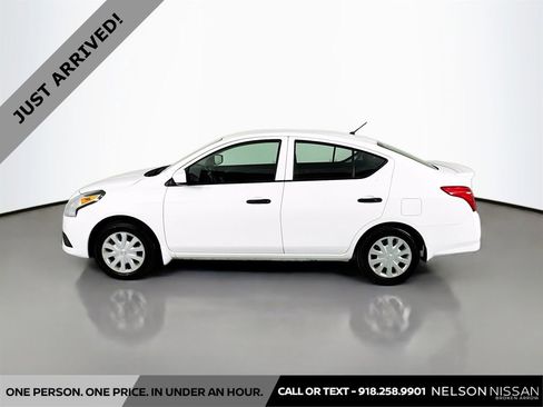 Used 2017 Nissan Versa S Plus FWD image 5