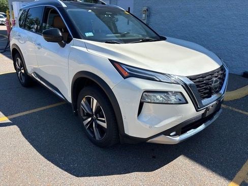 Certified 2021 Nissan Rogue Platinum AWD/4WD image 1