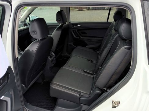 Used 2018 Volkswagen Tiguan SE image 9
